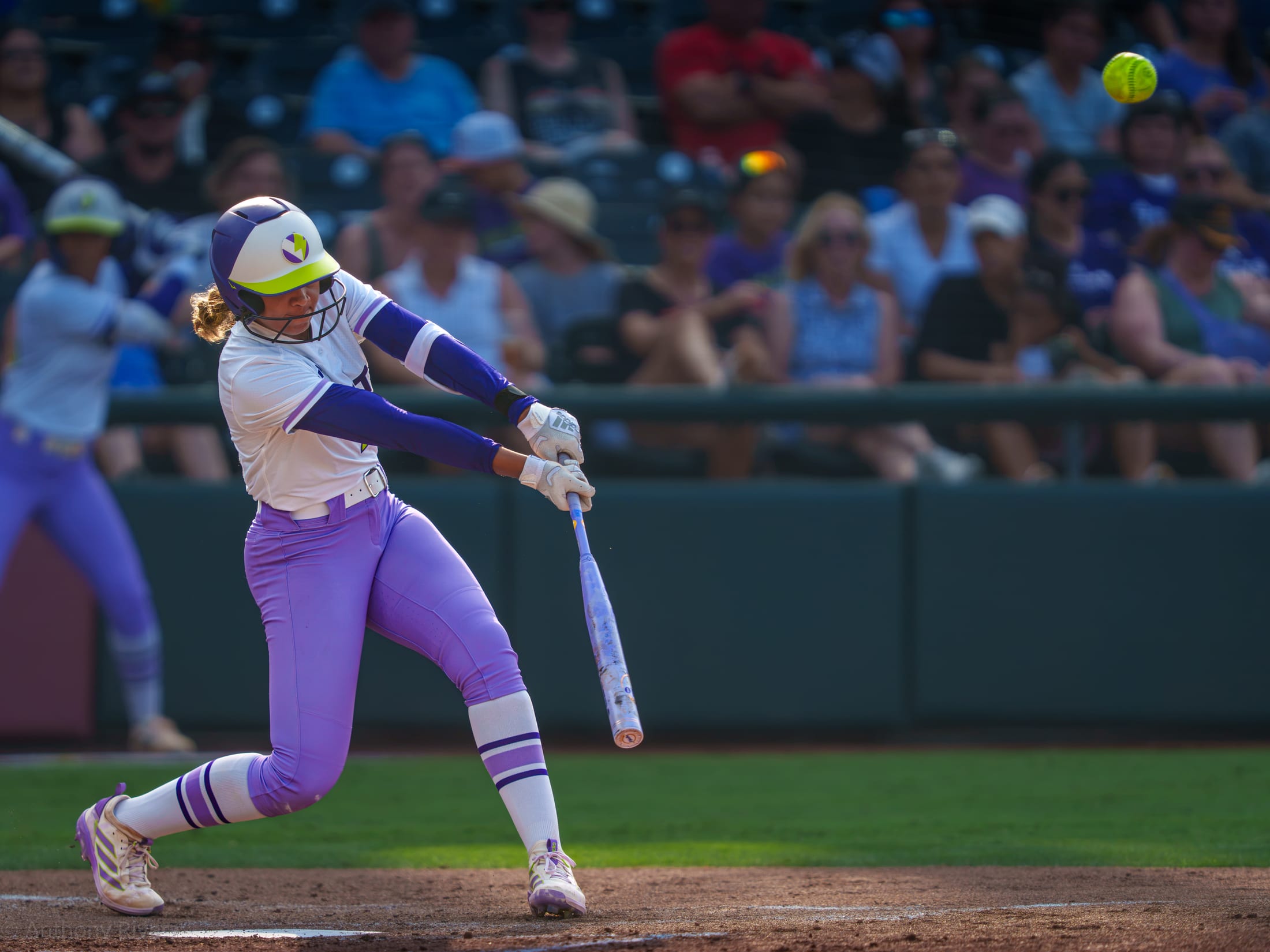 Texas Volts Infielder, Tiara Jennings hits a homerun.